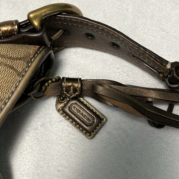 Coach Small Purse, gold brown with zipper great used condition - Picture 3 of 6